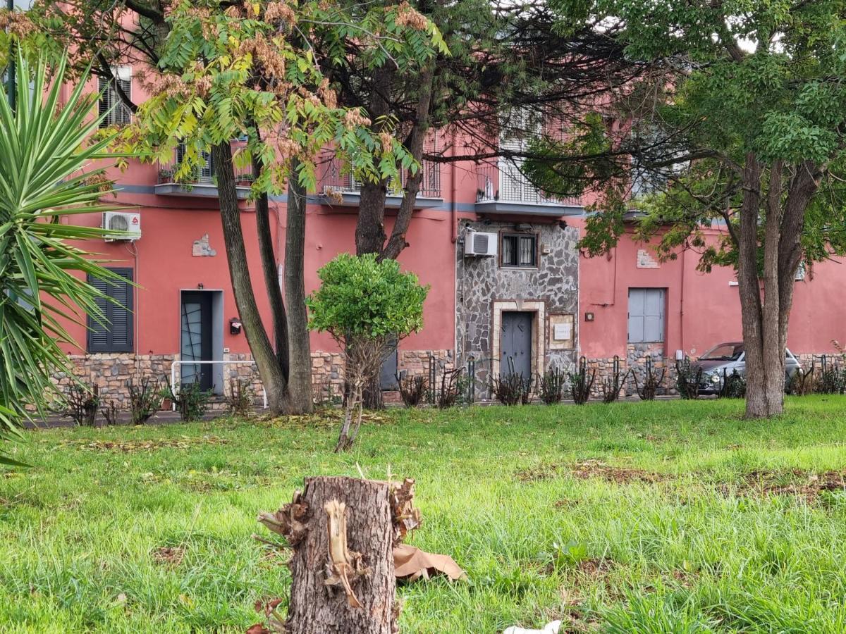 La Tana del Viaggiatore Napoli Esterno foto